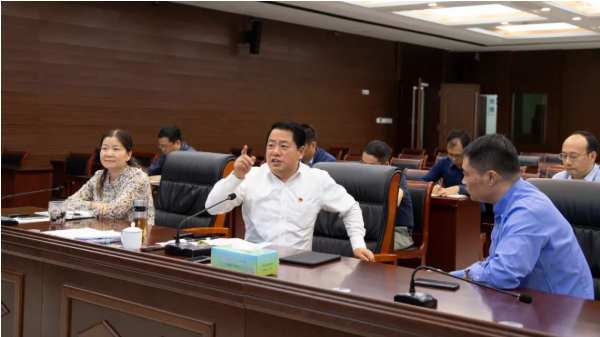 省生態(tài)環(huán)境廳黨組書 記、廳長王仲田在線督導檢查全省重點領(lǐng)域污染排放監(jiān)管情況